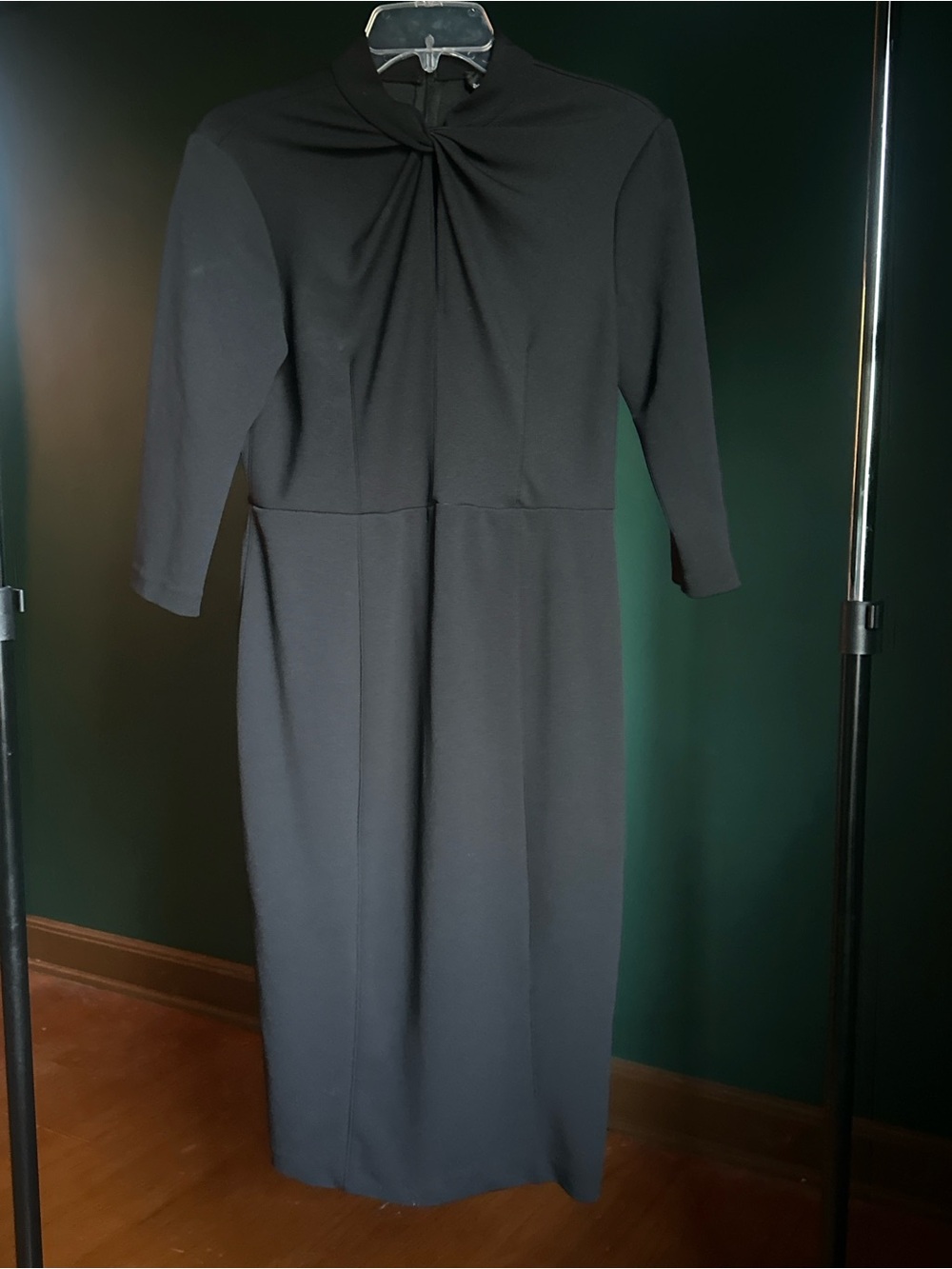 Donna Morgan Black Long-Sleeve Twist-Neck Dress
